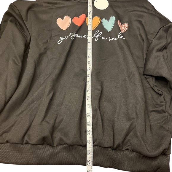 NWT Black Hearts Sweatshirt Size M - Picture 3 of 3